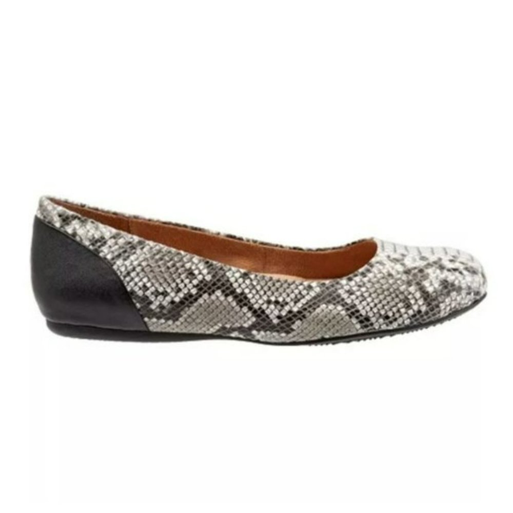 Softwalk Sonoma Flat Snake Grey - Picture 3 of 11